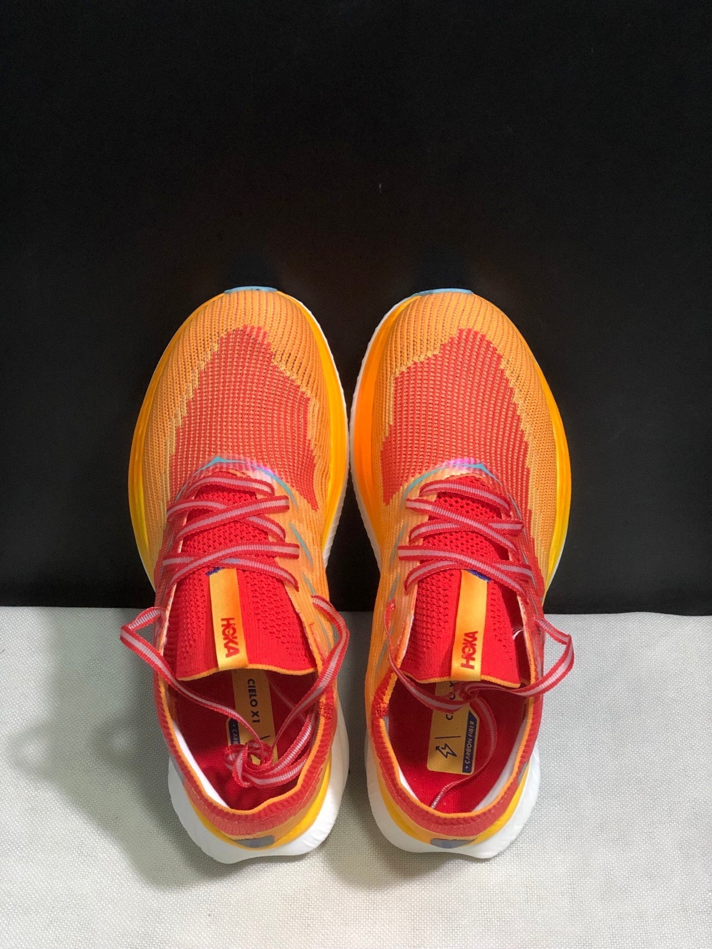 HOKA ONE ONE CIELO X1