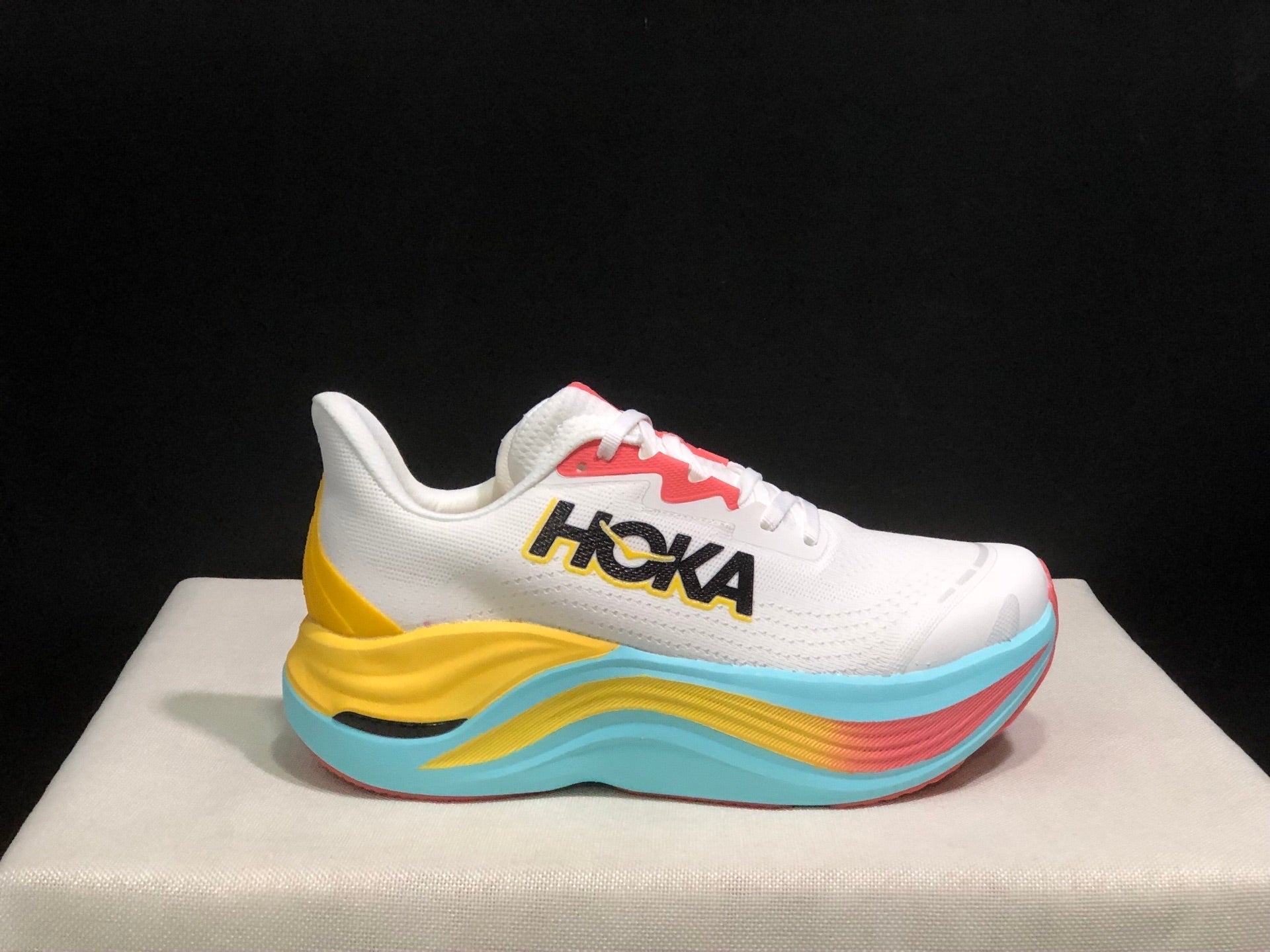 HOKA ONE ONE S KYWARD X